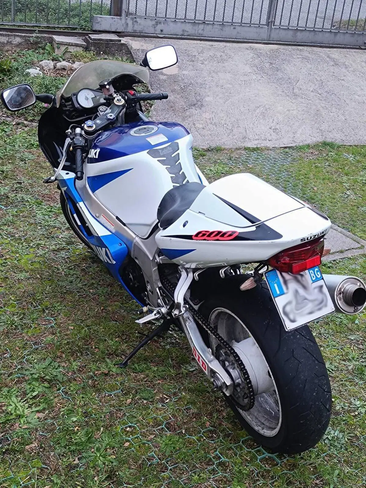 Suzuki GSX R 600 (2001 - 03) (9)