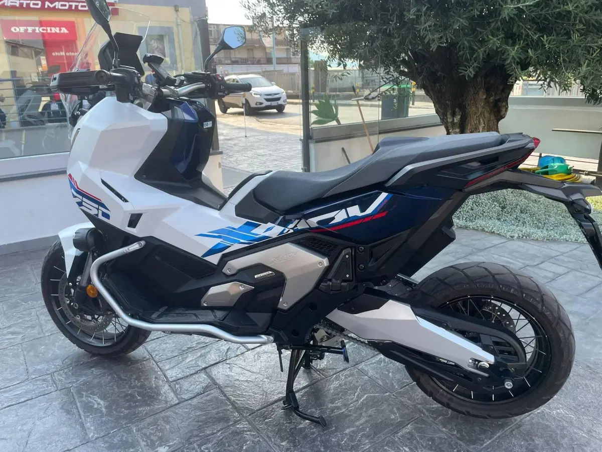 Honda X-ADV 750 Special Edition (2026) (3)