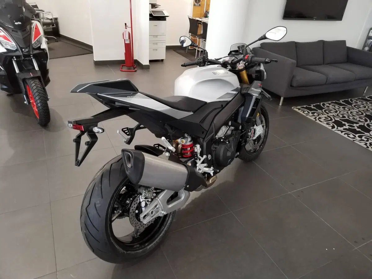 Aprilia RSV4 1100 (2025 - 26) (3)