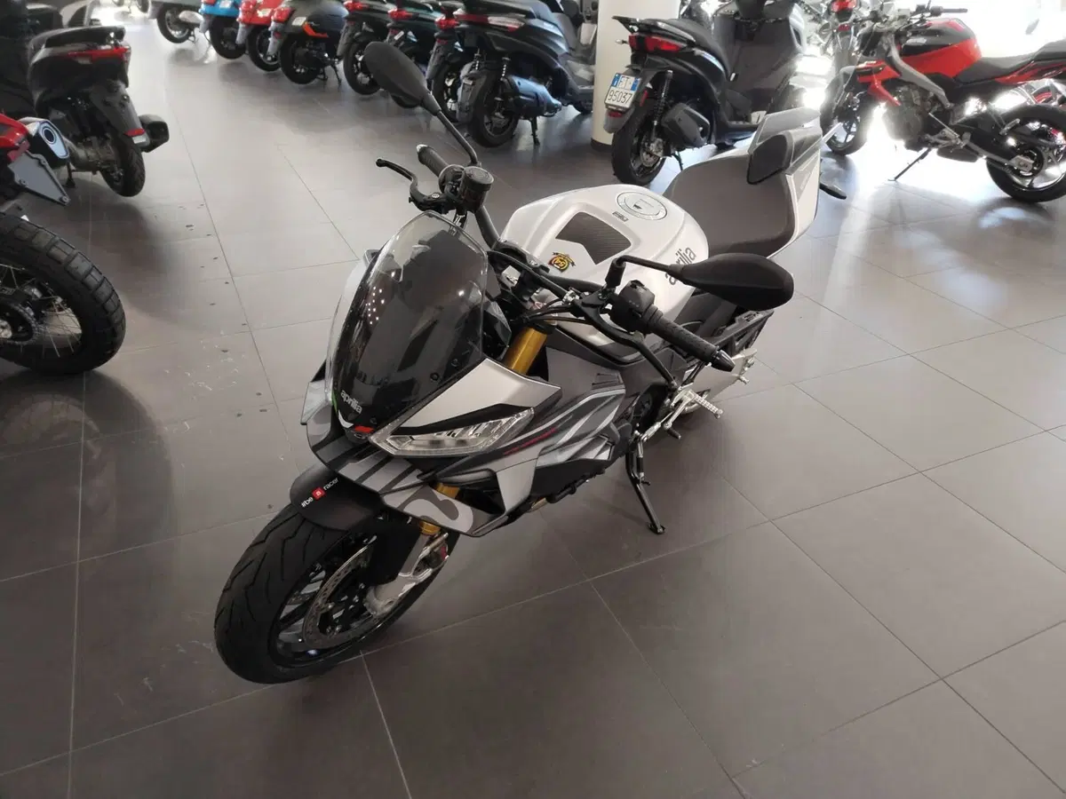 Aprilia RSV4 1100 (2025 - 26) (6)