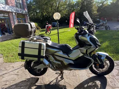 Honda X-ADV 750 (2017) usata