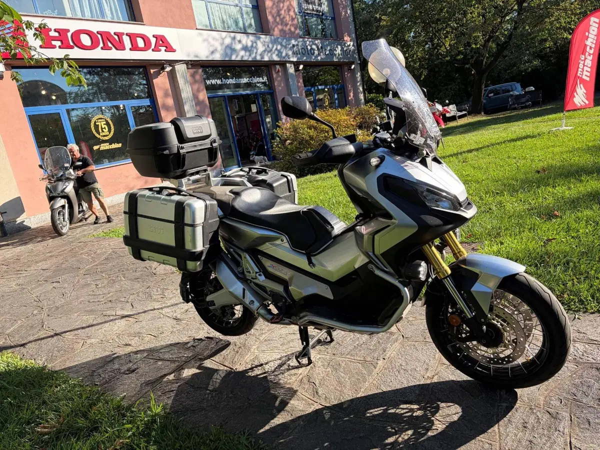 Honda X-ADV 750 (2017) (2)