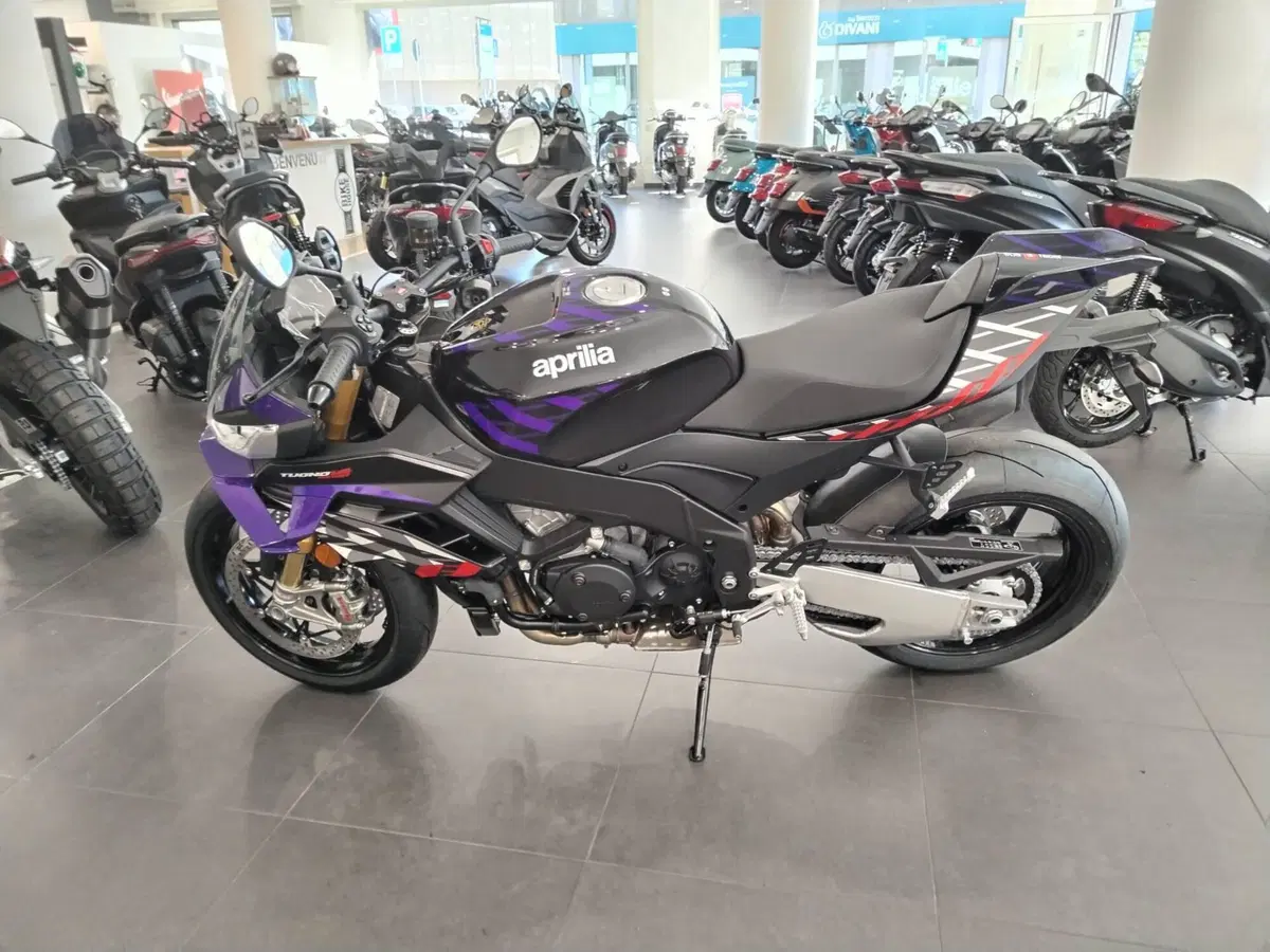 Aprilia Tuono V4 Factory (2025 - 26)