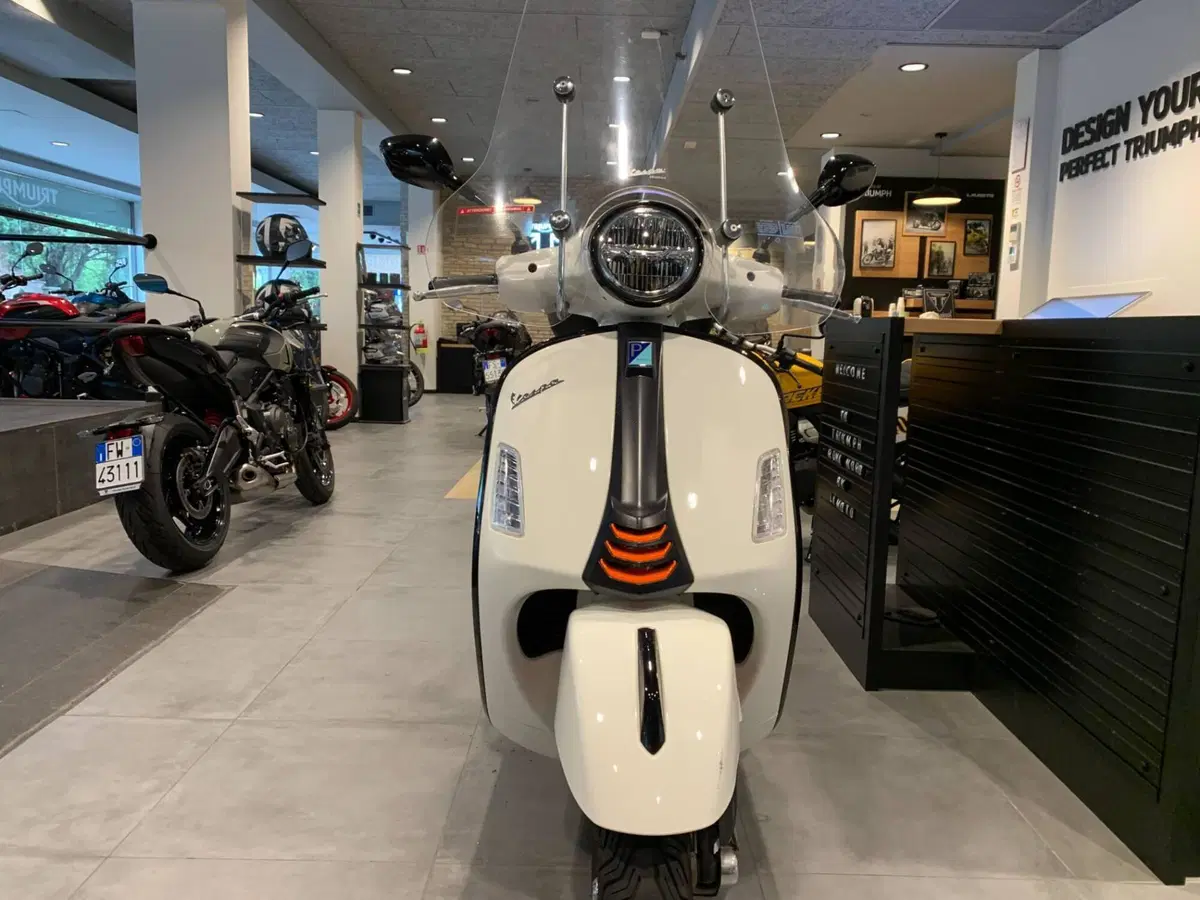 Vespa GTS 310 Supersport (2025 - 26) (2)