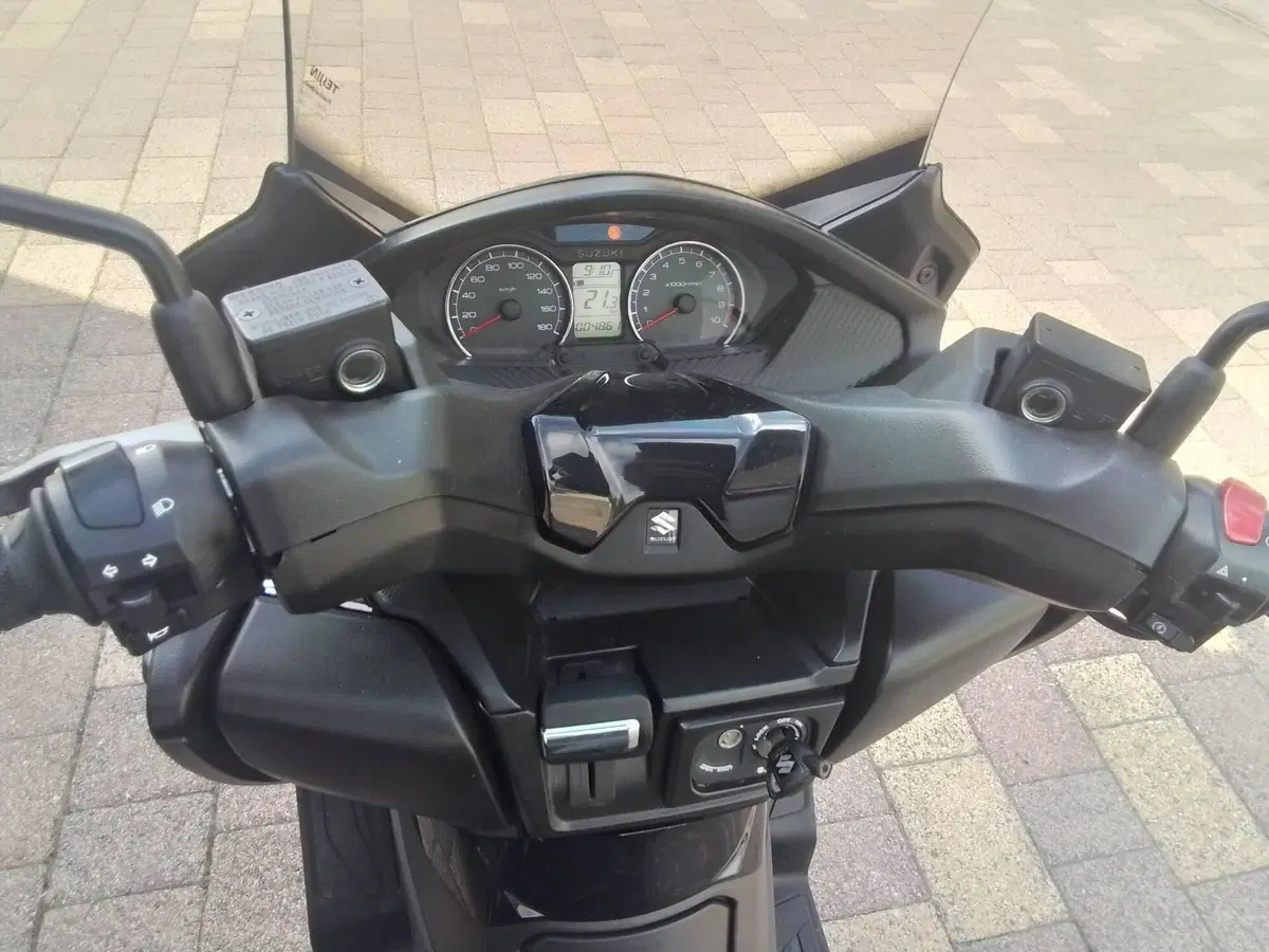Suzuki Burgman AN 400 (1999 - 00) (11)