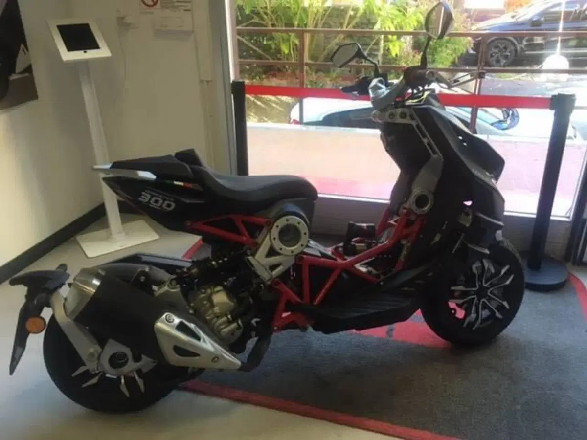 Italjet Moto Dragster 300 (2025 - 26) (2)