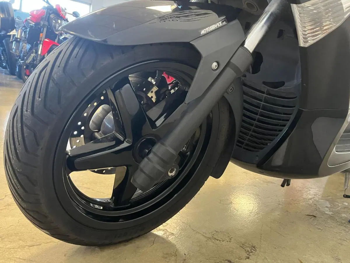 Yamaha X-Max 250 (2010 - 13) (3)