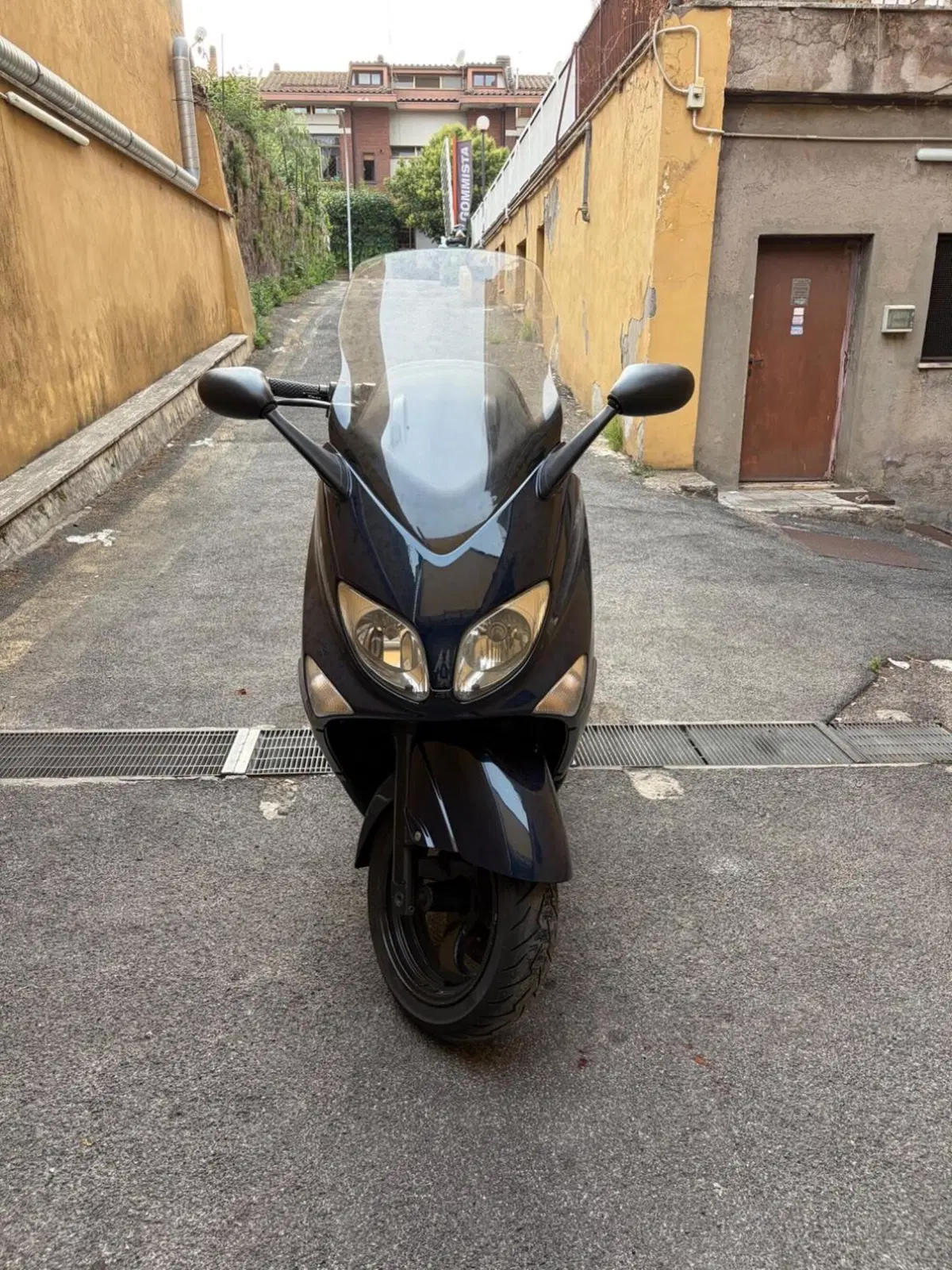 Yamaha T-Max 500 (2001 - 03) (3)