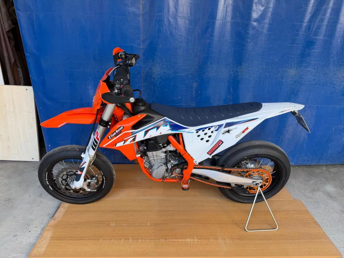 KTM 450 SMR (2022) (2)