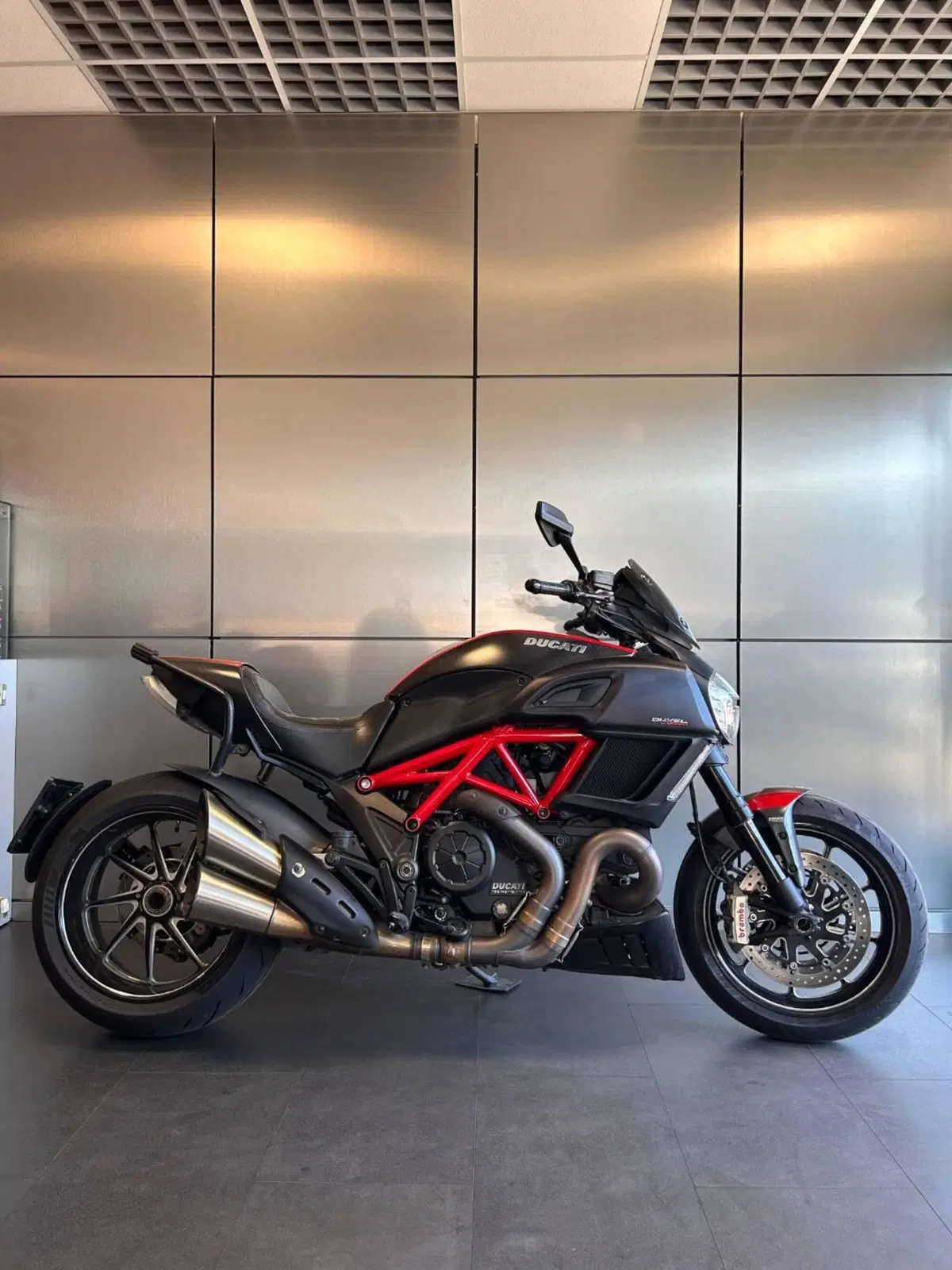 Ducati Diavel 1200 Carbon (2014 - 16)