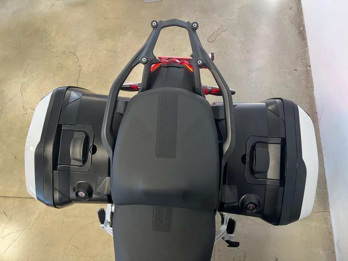 Ducati Multistrada V4 S (2021 - 24) (8)