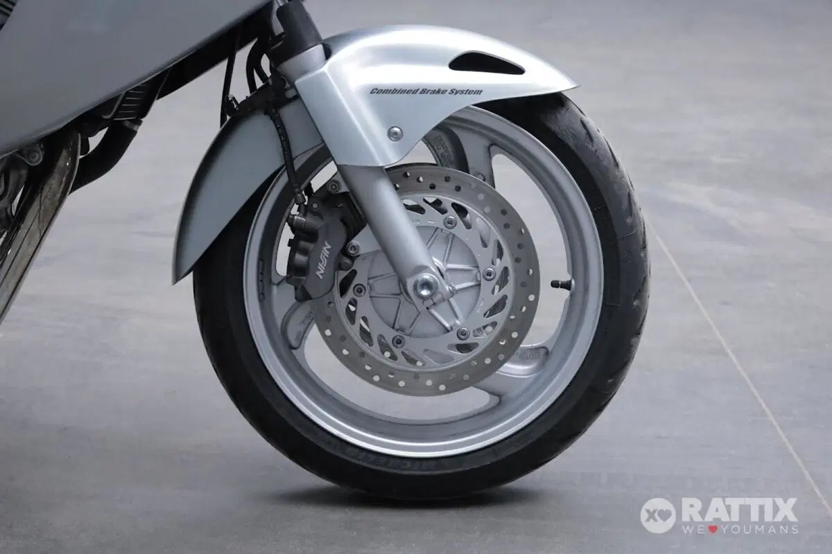 Honda Deauville 650 (2002 - 05) (10)