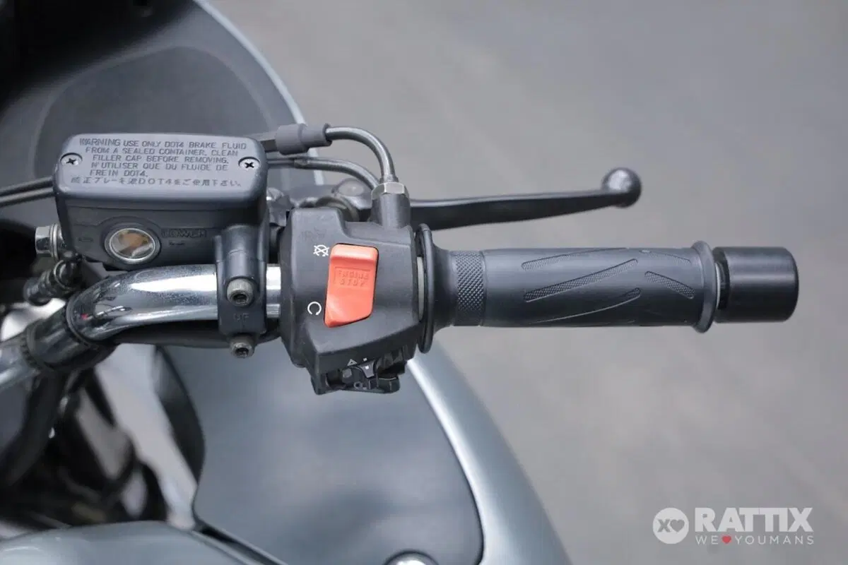 Honda Deauville 650 (2002 - 05) (13)