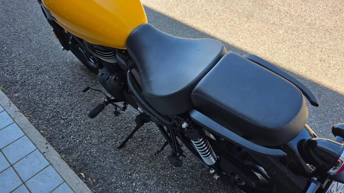 Royal Enfield Meteor 350 (2021 - 26) (6)