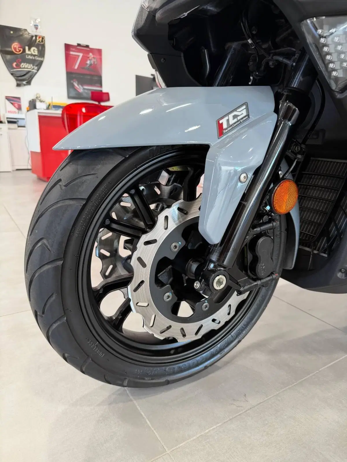 Sym Maxsym 400 (2021 - 25) (11)