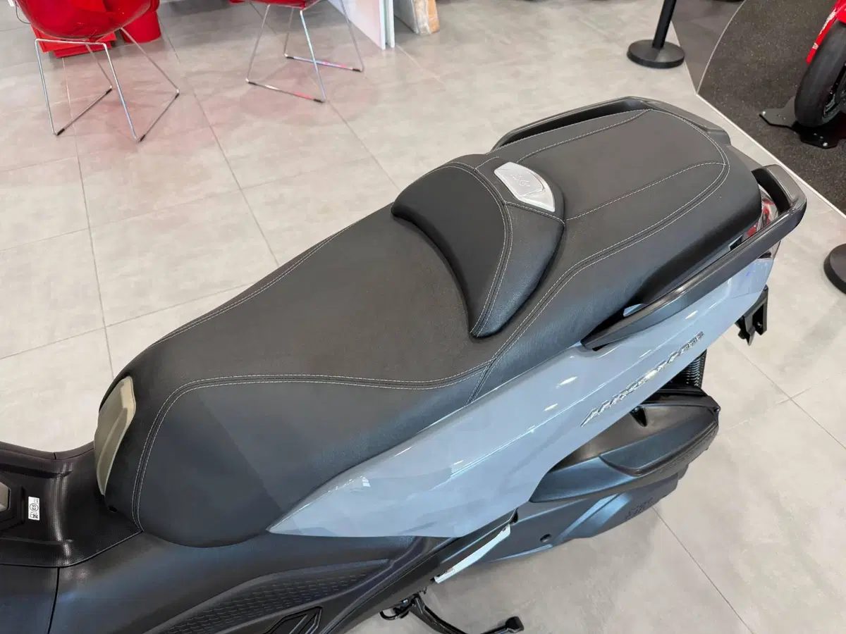 Sym Maxsym 400 (2021 - 25) (10)