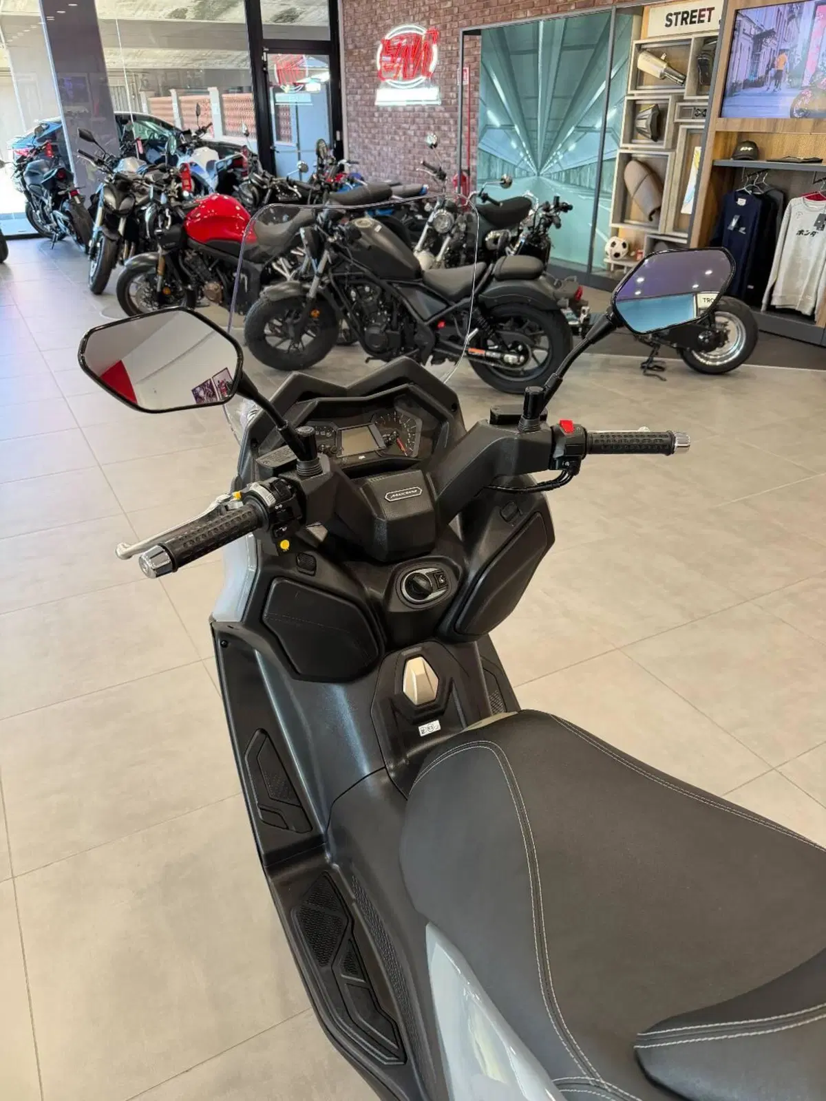 Sym Maxsym 400 (2021 - 25) (9)