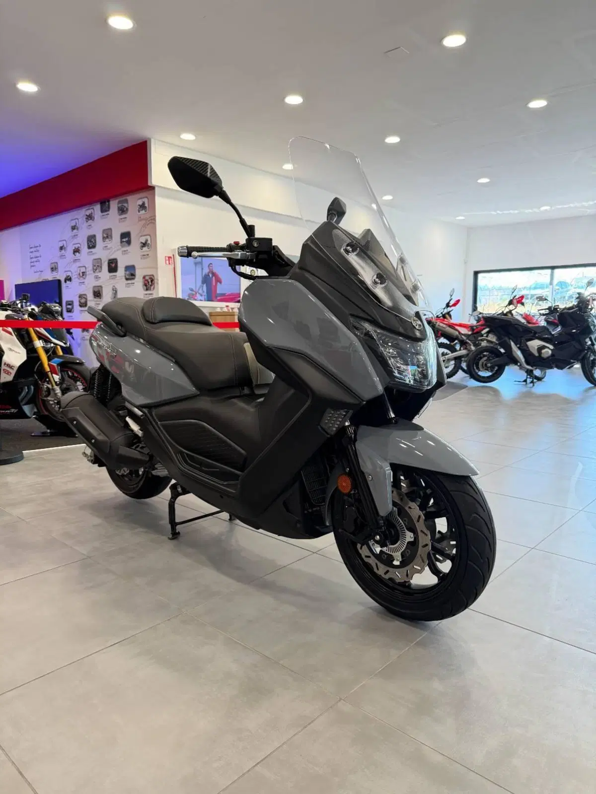 Sym Maxsym 400 (2021 - 25) (6)