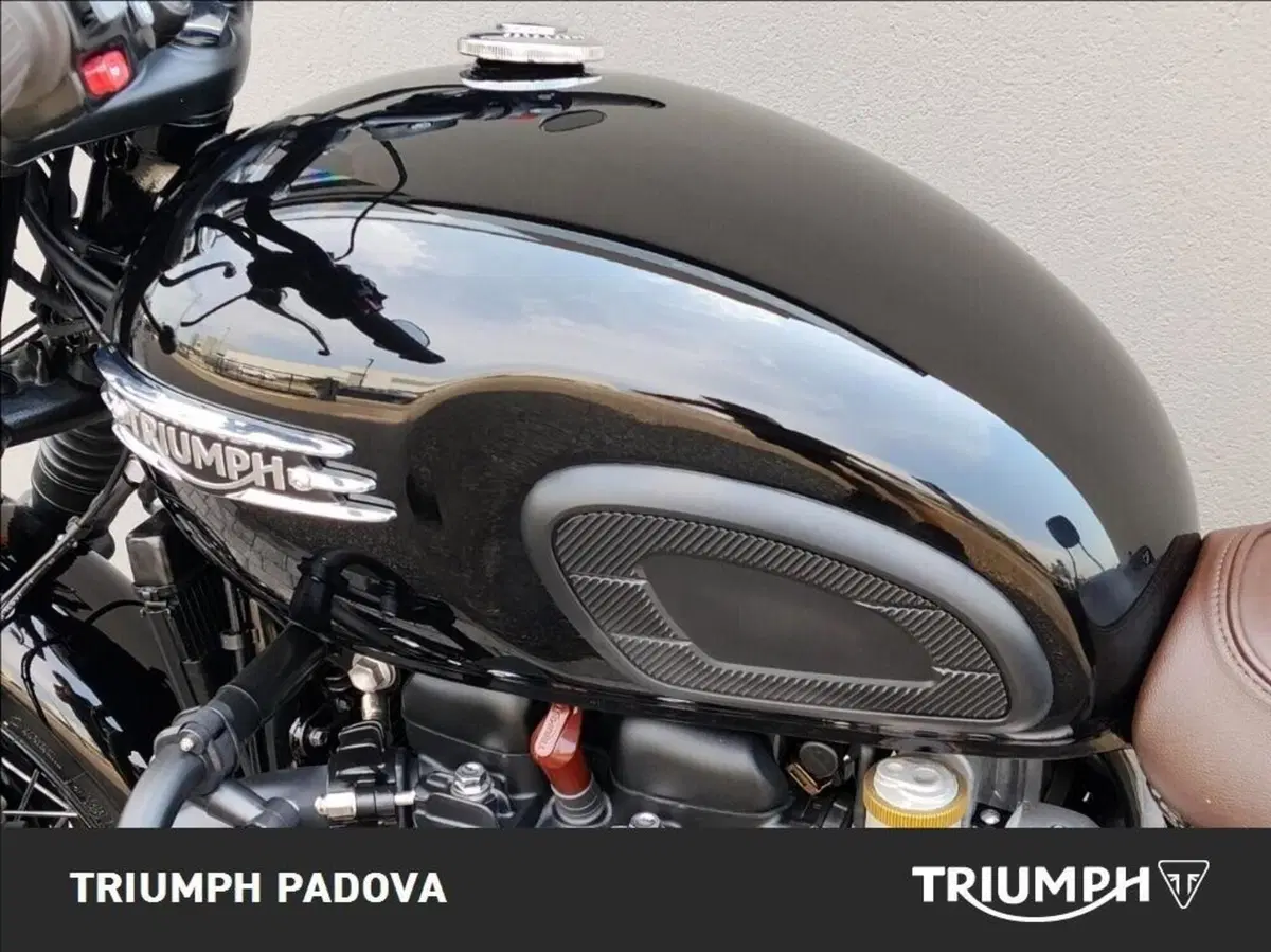Triumph Bonneville T120 Black (2026) (9)