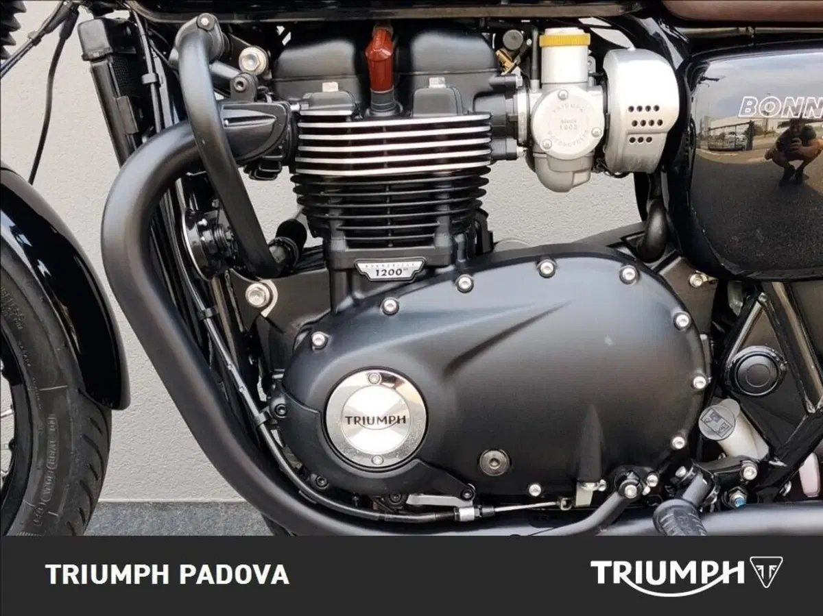 Triumph Bonneville T120 Black (2026) (8)