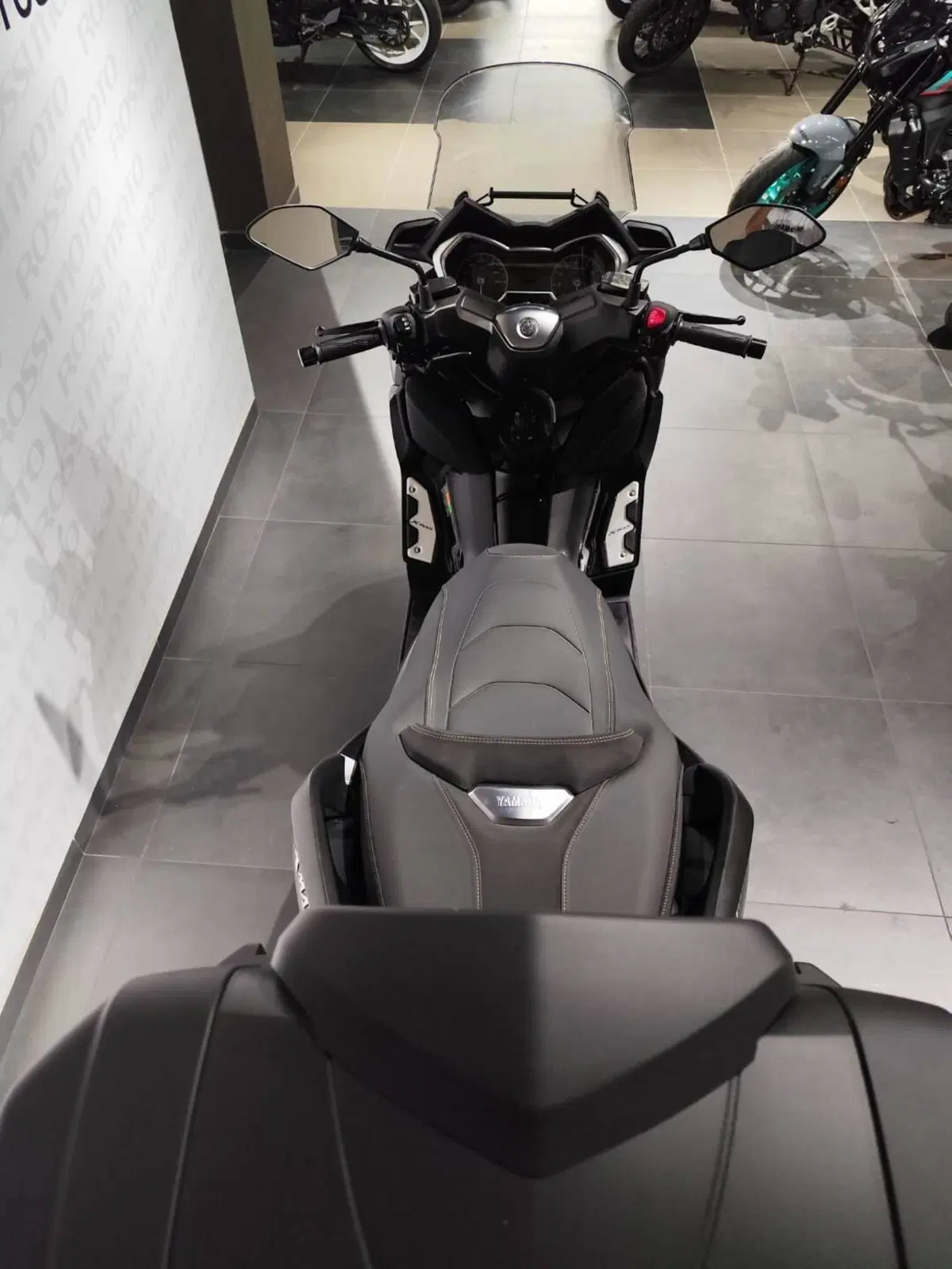 Yamaha X-Max 400 Iron Max (2019 - 20) (7)