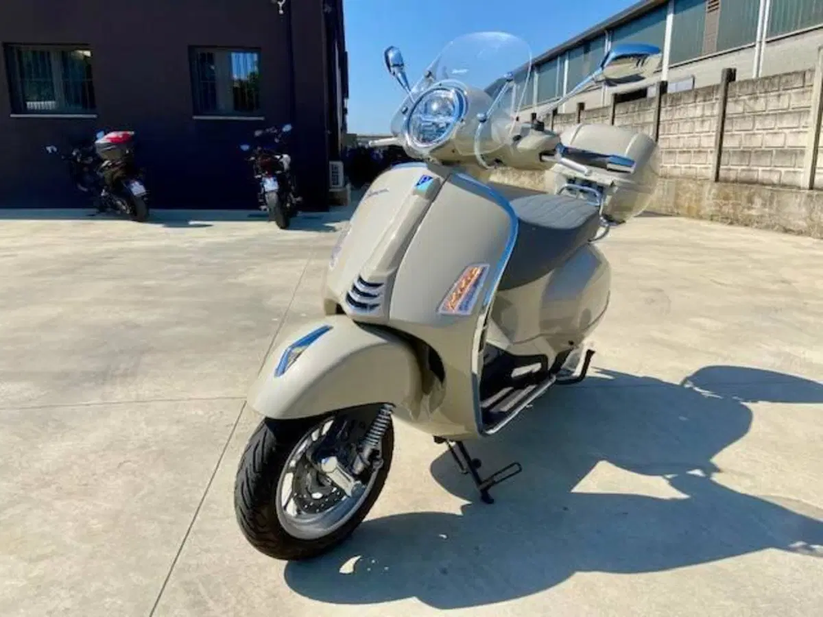 Vespa GTS 310 (2025 - 26) (2)