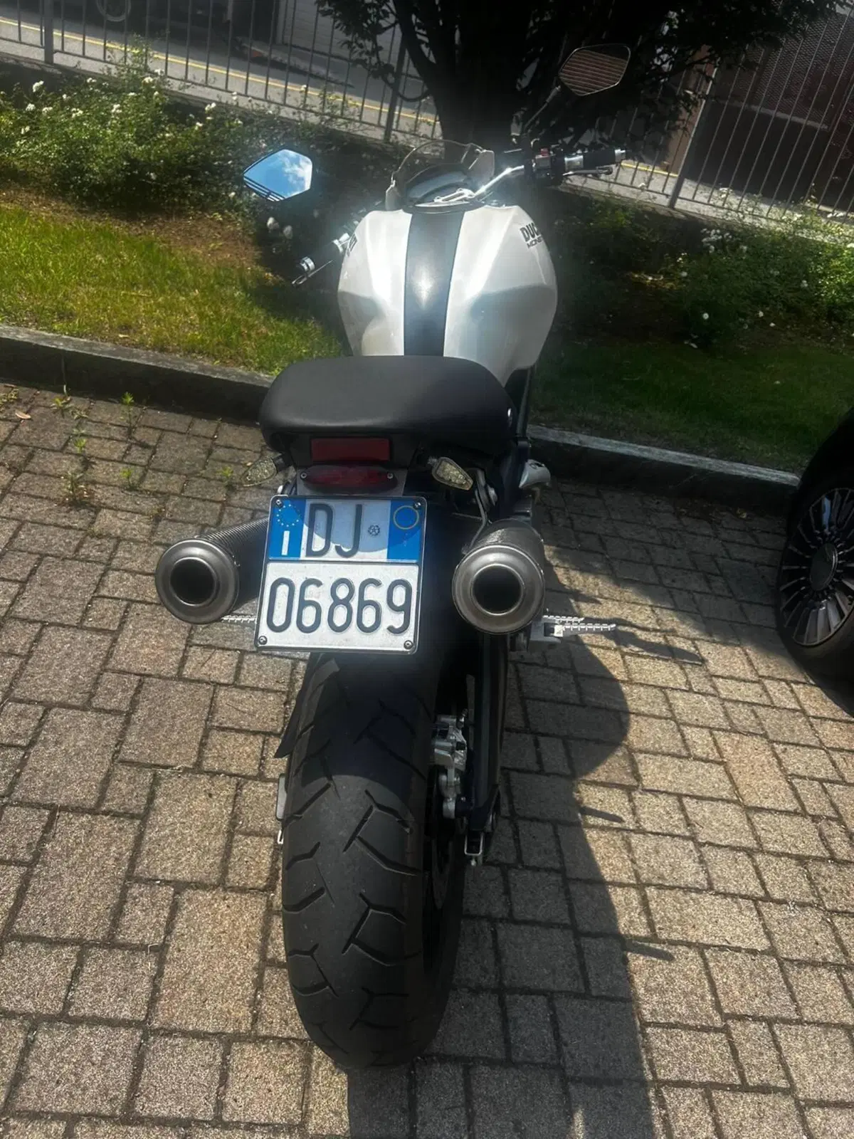 Ducati Monster 696 (2008 - 13) (2)