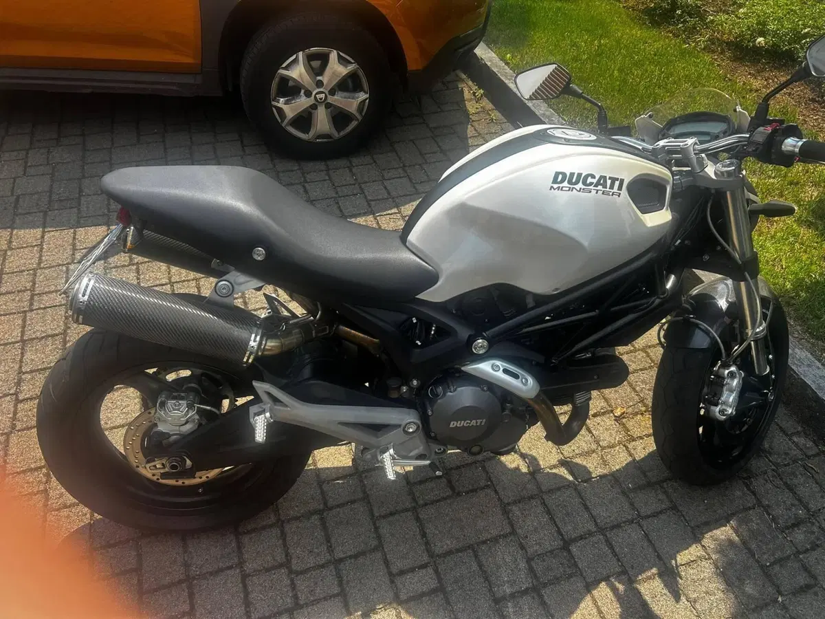 Ducati Monster 696 (2008 - 13) (3)