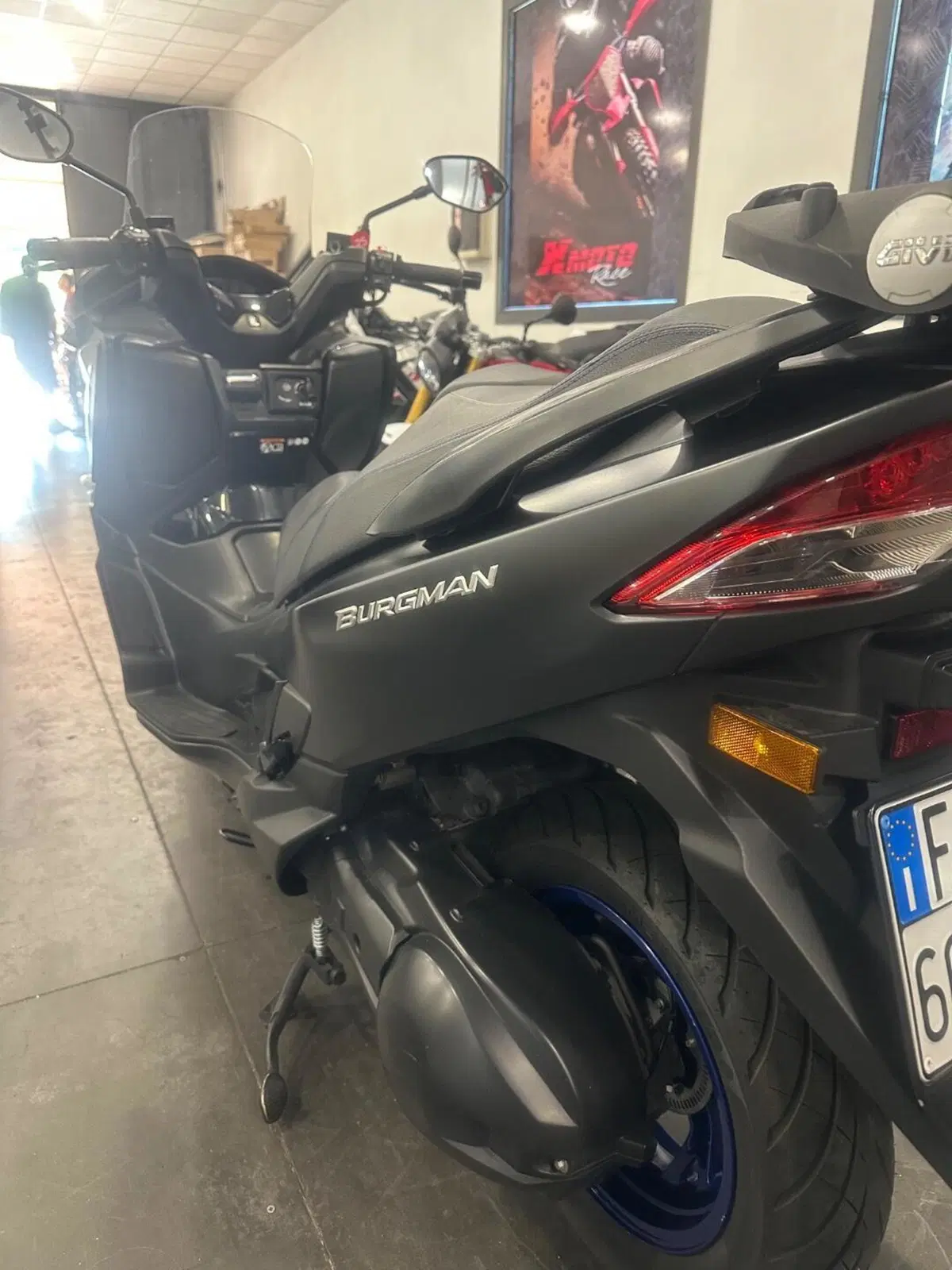 Suzuki Burgman 400 (2022 - 24) (9)