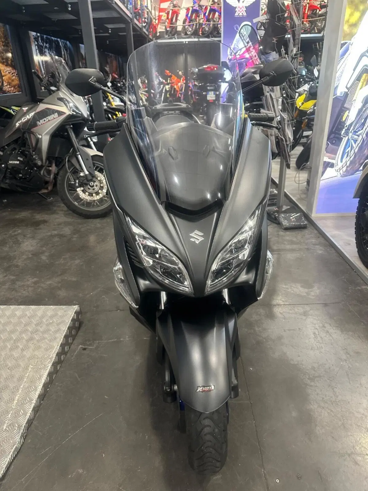 Suzuki Burgman 400 (2022 - 24) (11)