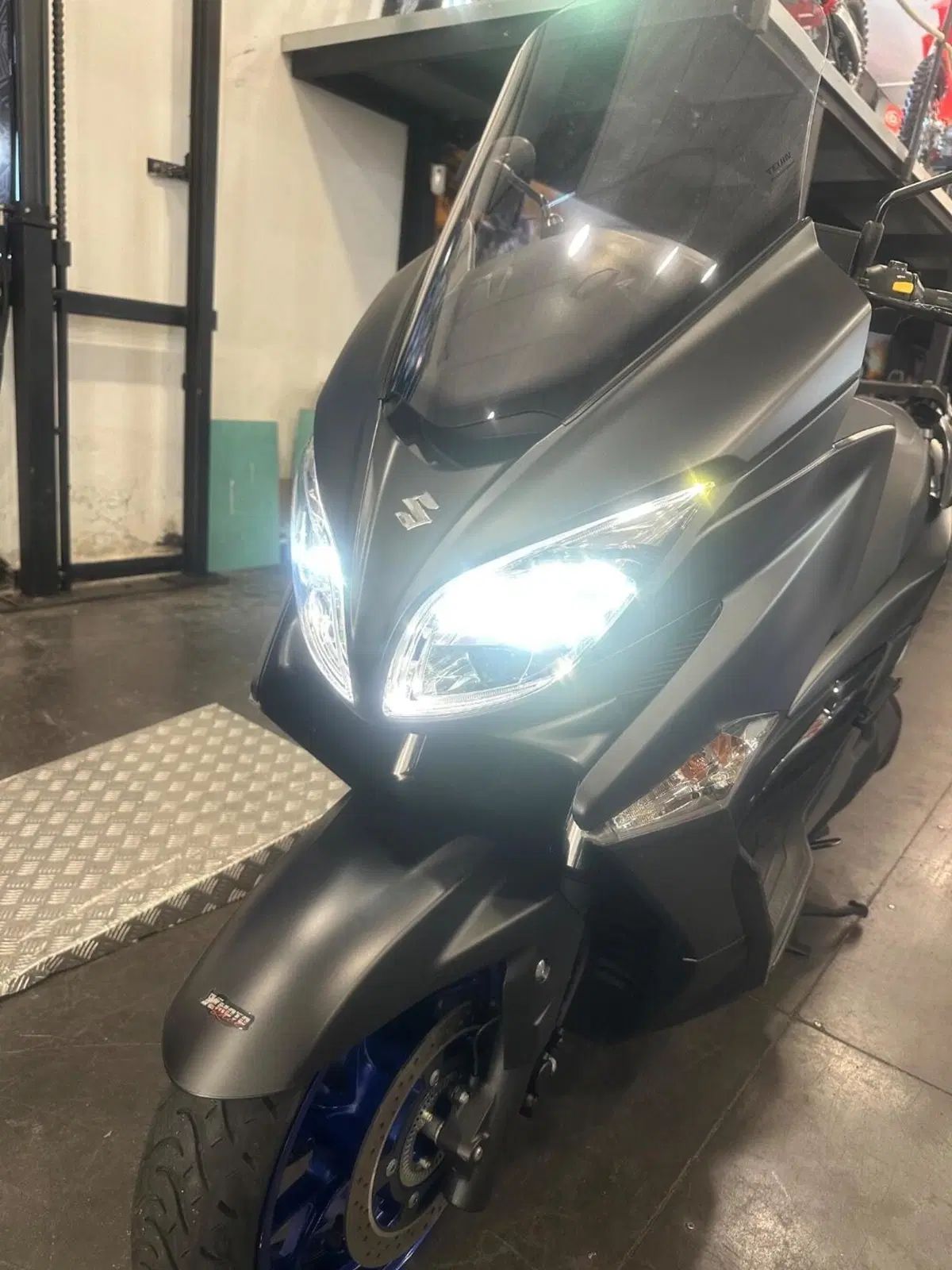 Suzuki Burgman 400 (2022 - 24) (13)