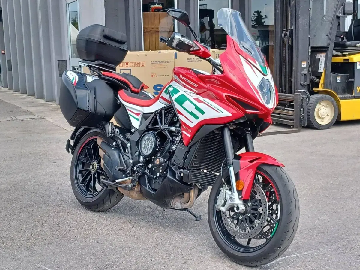 MV Agusta Turismo Veloce 800 RC SCS (2022 - 26) (3)