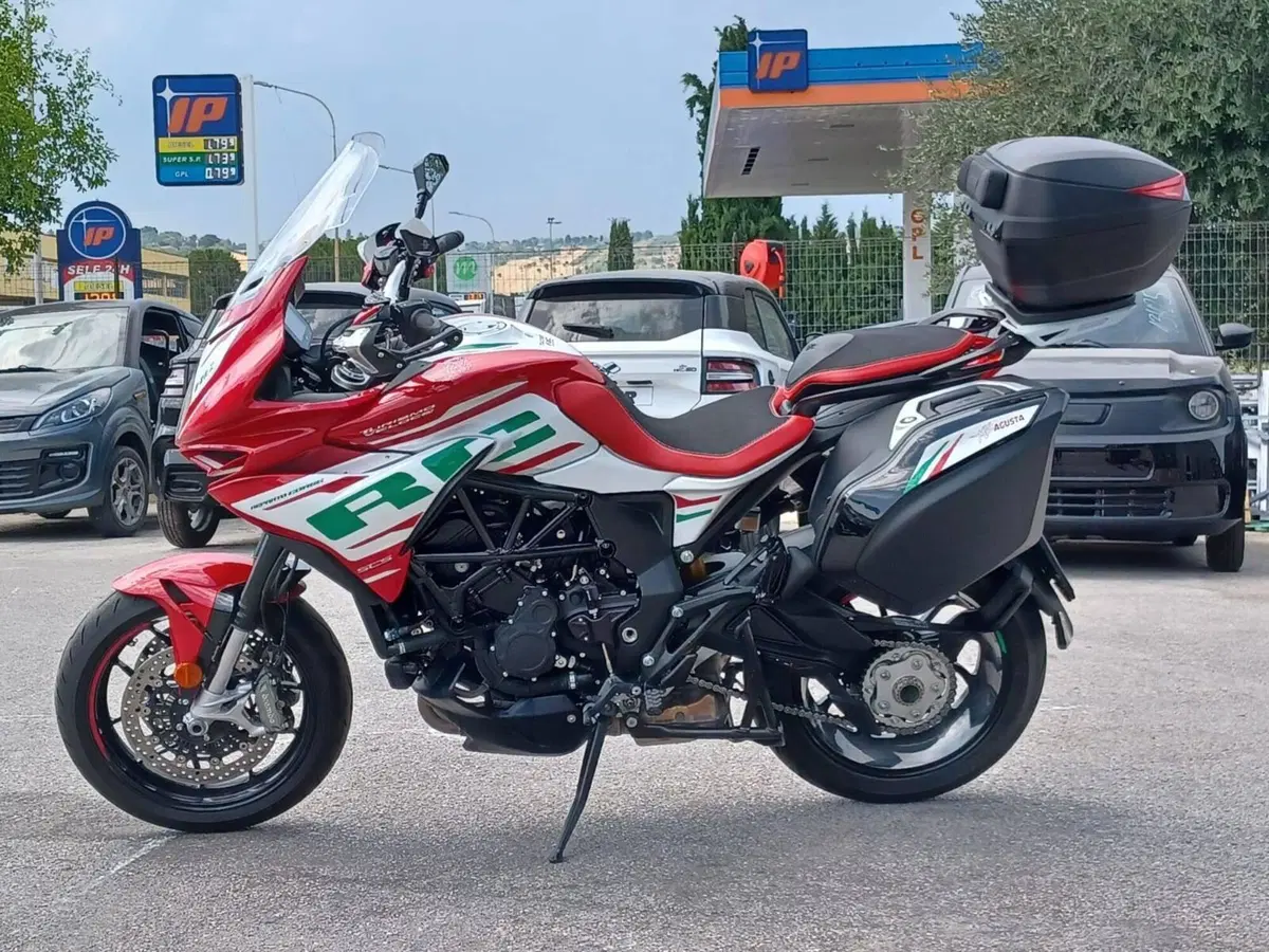 MV Agusta Turismo Veloce 800 RC SCS (2022 - 26) (4)
