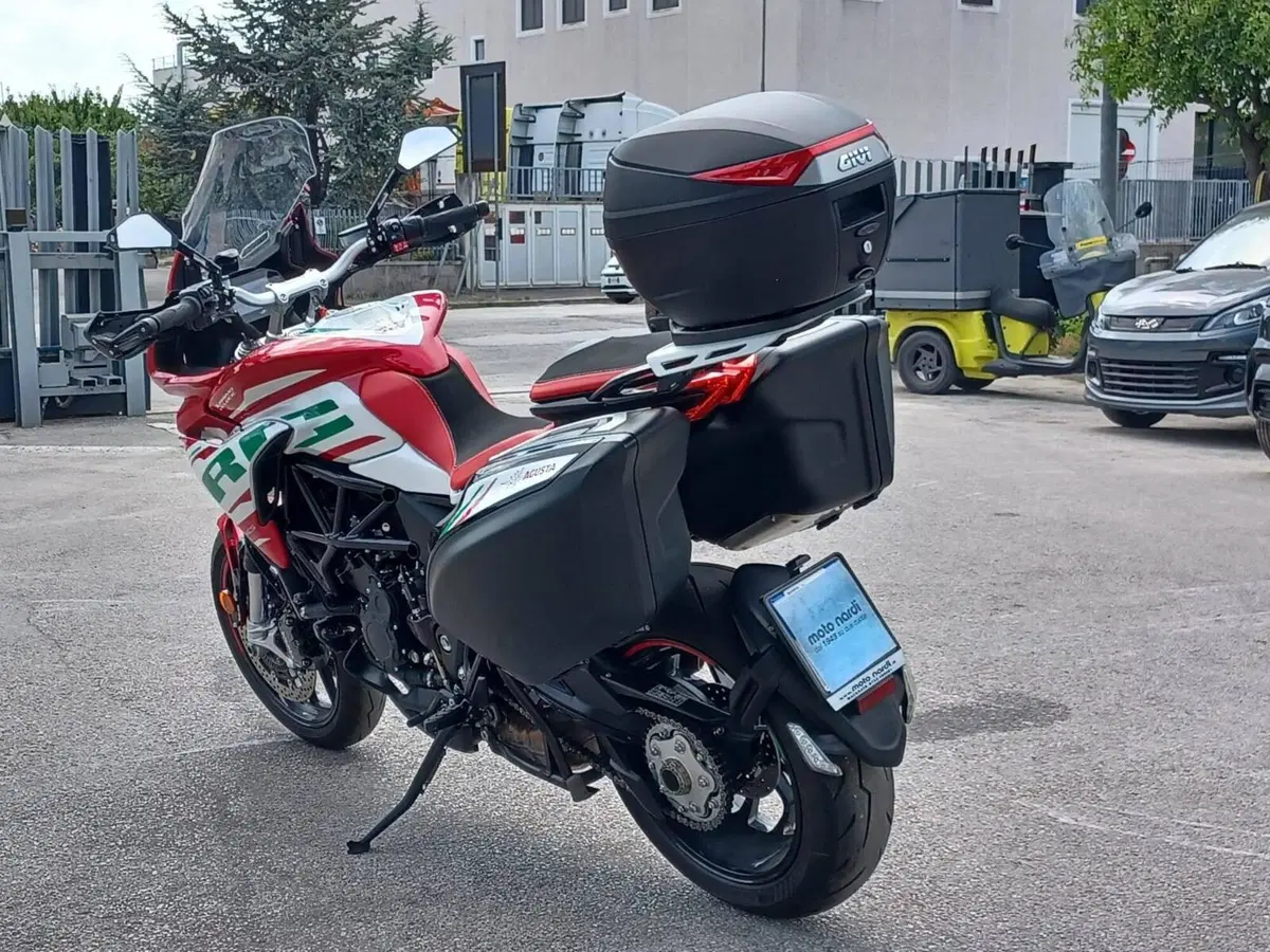 MV Agusta Turismo Veloce 800 RC SCS (2022 - 26) (6)