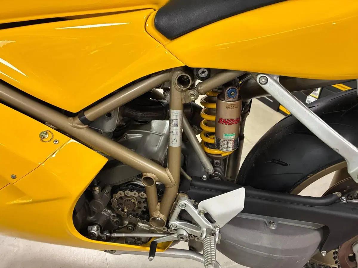 Ducati 996 Biposto (1998 - 01) (6)