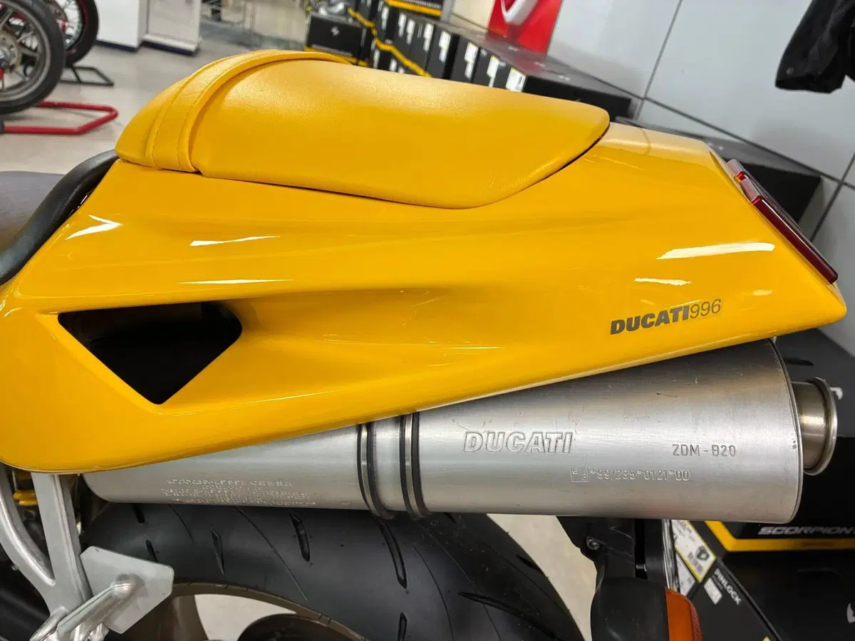 Ducati 996 Biposto (1998 - 01) (7)