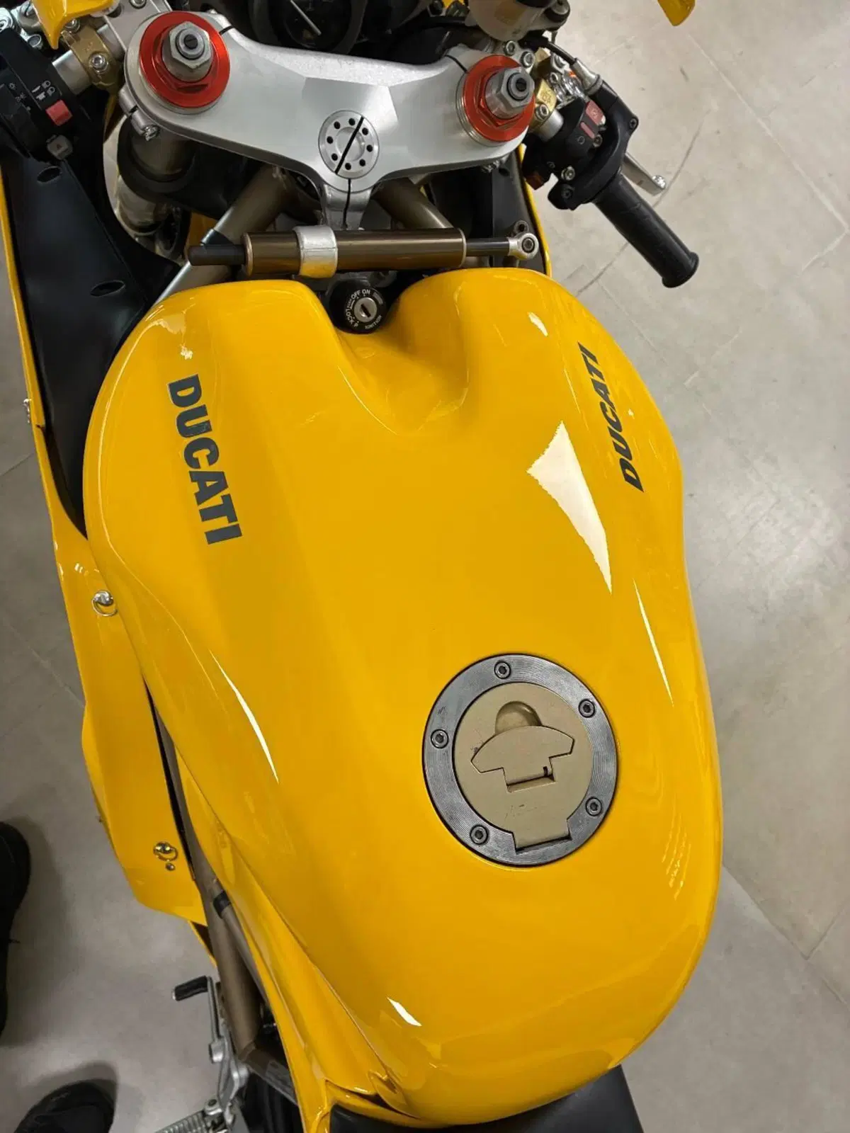 Ducati 996 Biposto (1998 - 01) (11)