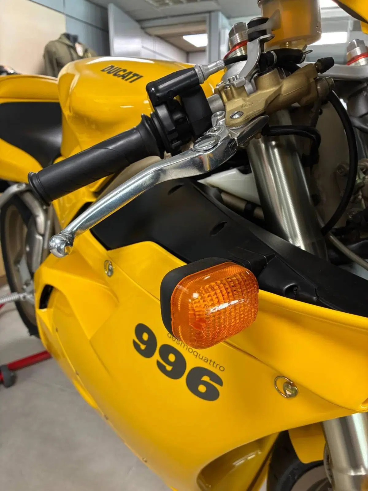 Ducati 996 Biposto (1998 - 01) (13)
