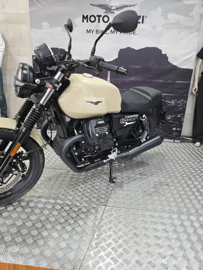 Moto Guzzi V7 Stone (2025 - 26) nuova