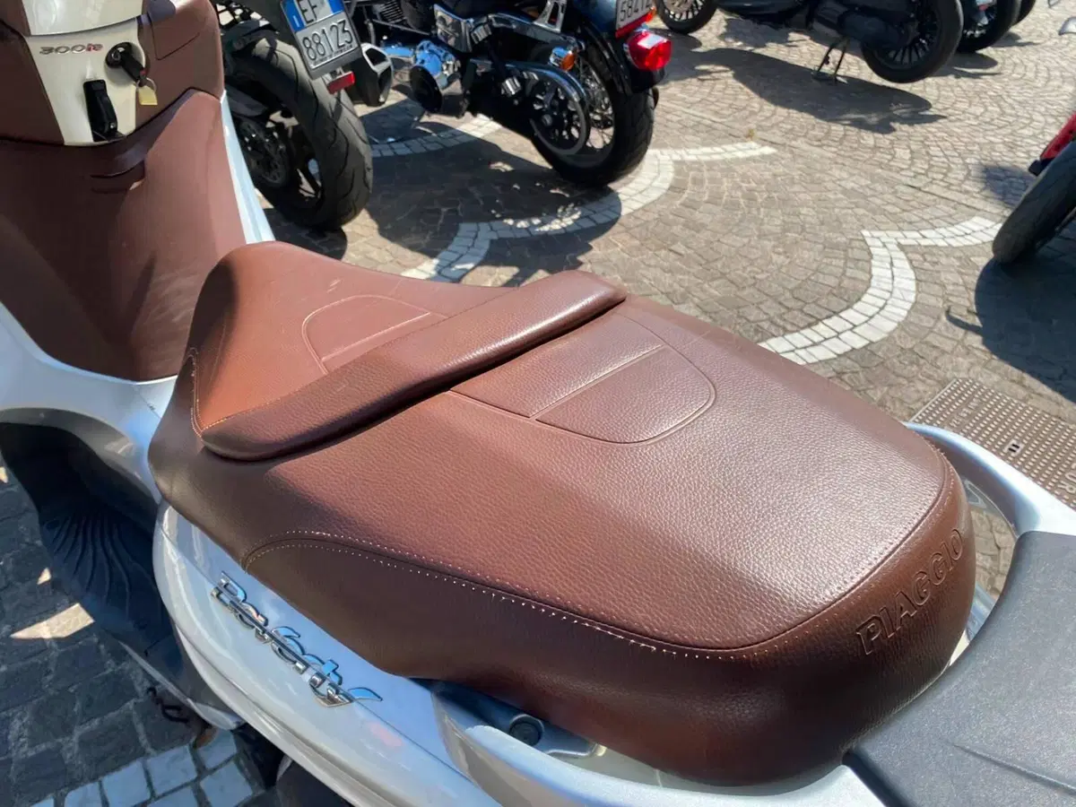 Piaggio Beverly 300 i.e. (2010 - 16) (7)