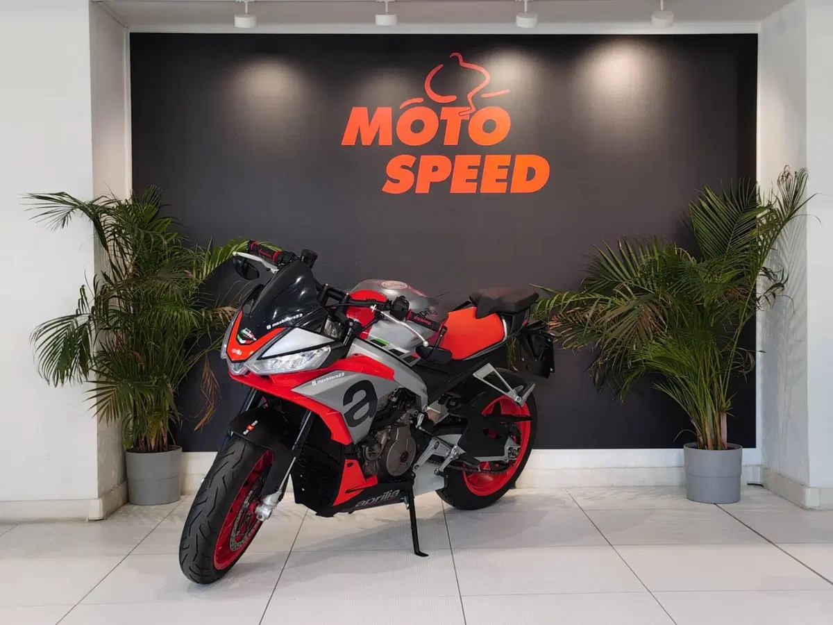 Aprilia Tuono 660 (2021 - 25) (2)