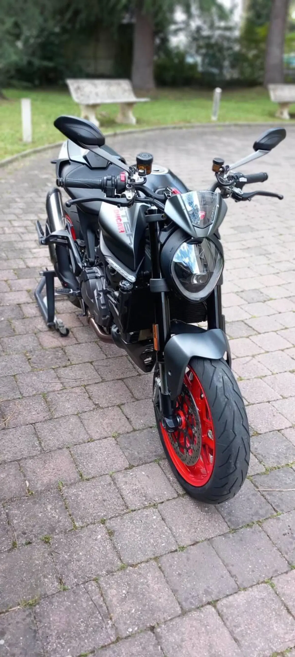 Ducati Monster 937 + (2021 - 25) (5)