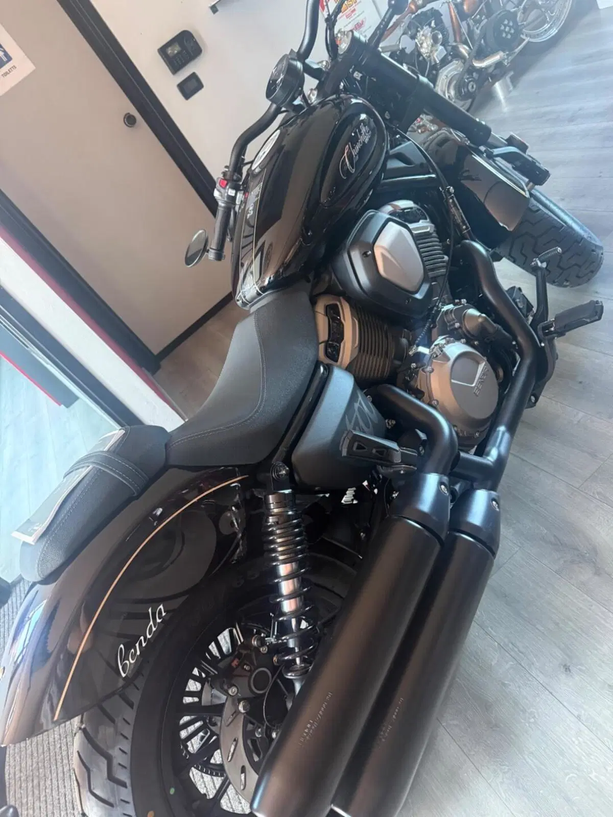 Benda Motorcycles Chinchilla 500 V2 (2025 - 26) (4)