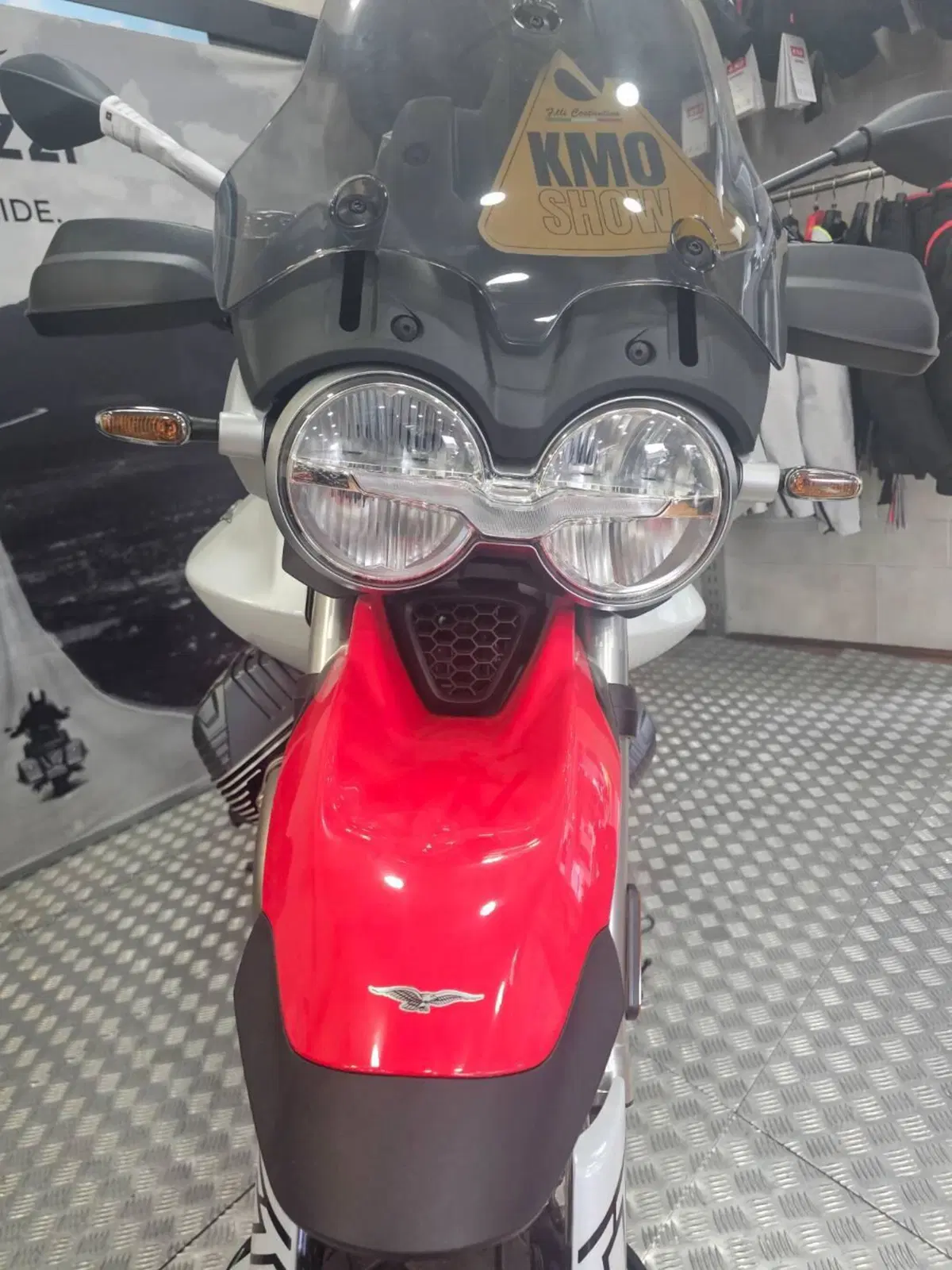 Moto Guzzi V85 TT (2024 - 26) (5)