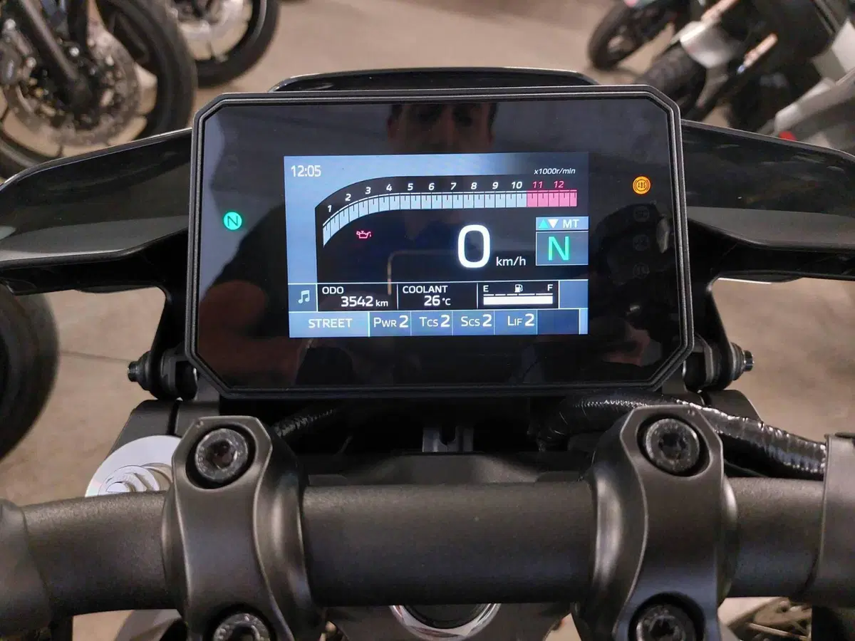 Yamaha MT-09 Y-AMT (2024 - 26) (3)
