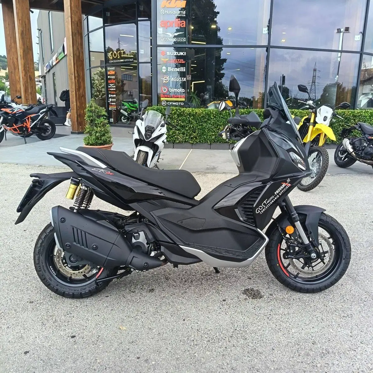 Aprilia SR GT 400 (2026) (2)