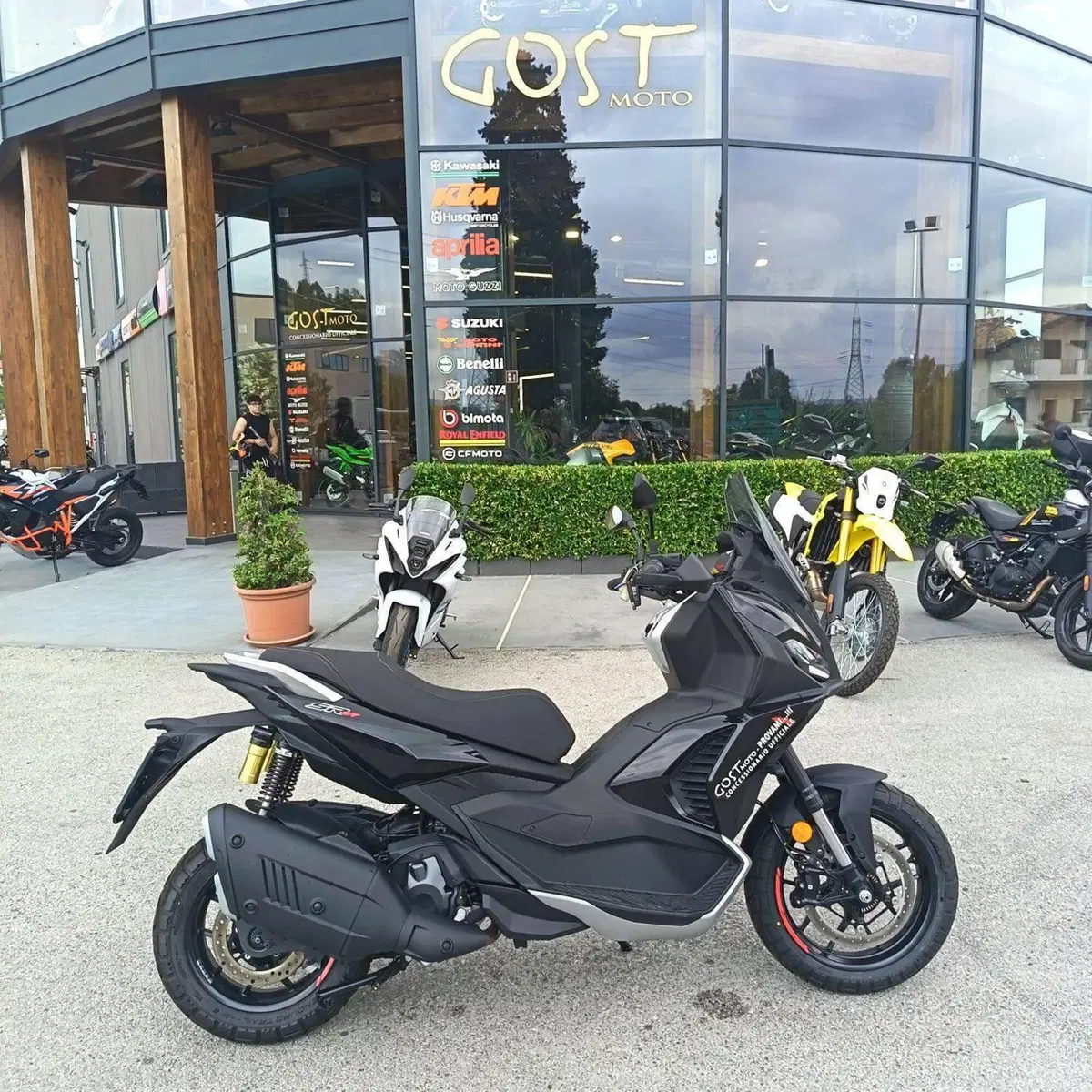 Aprilia SR GT 400 (2026) (3)