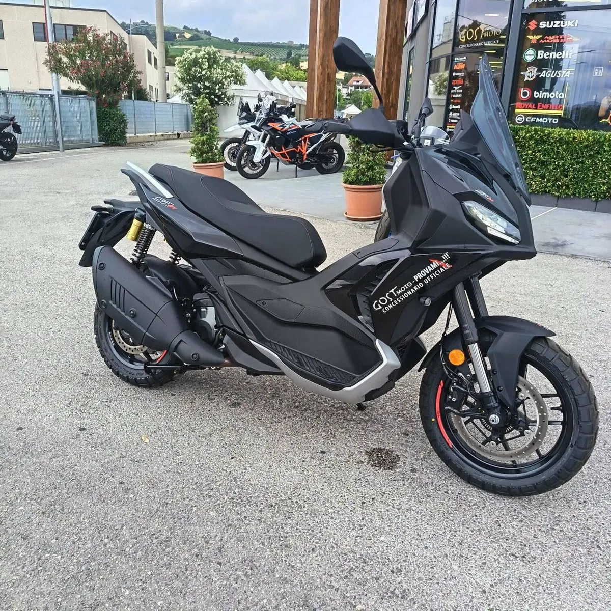 Aprilia SR GT 400 (2026) (4)