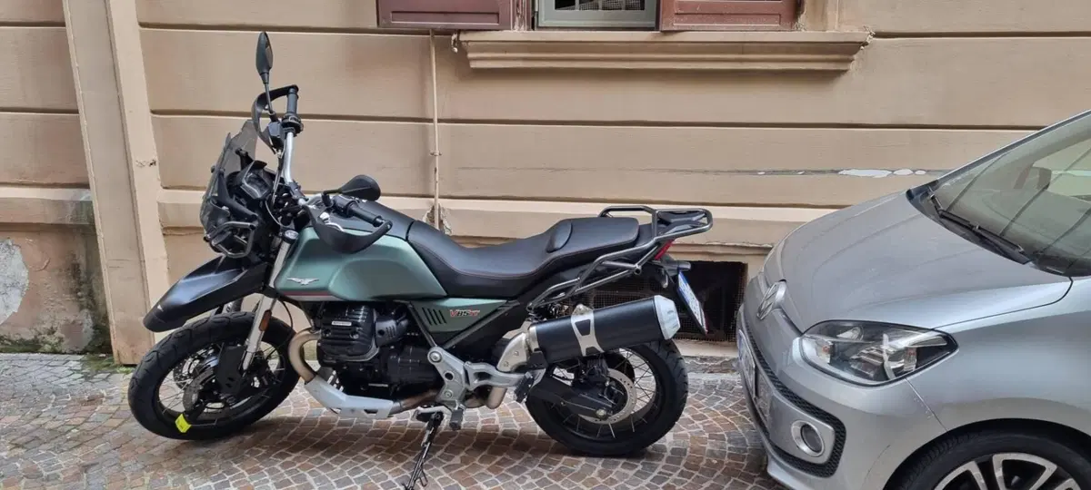 Moto Guzzi V85 TT (2021 - 23) (5)