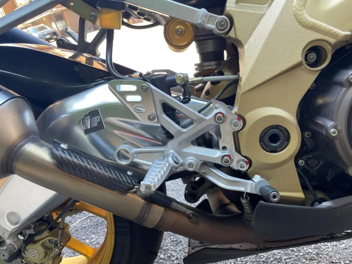 Aprilia RSV 1000 R Factory (2006 - 09) (11)